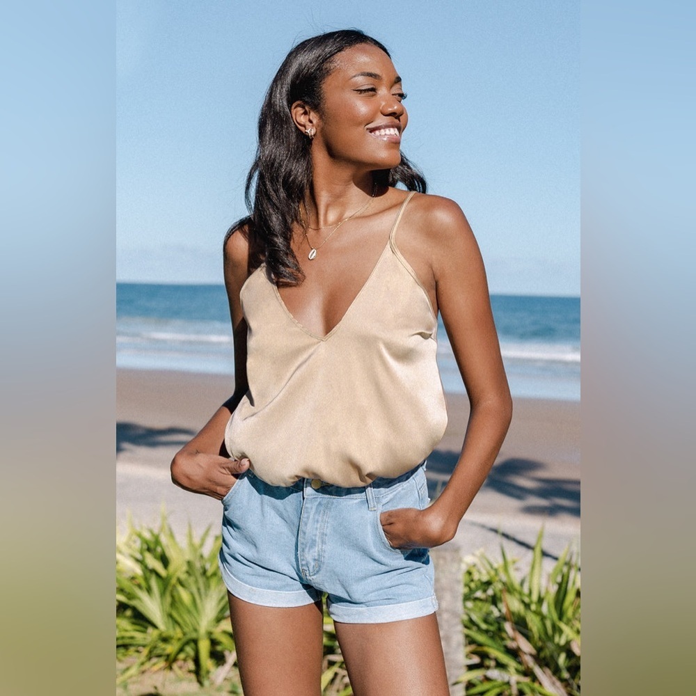 NWT Cupshe sz XL Breonna V-neck Ruched Bodysuit Beige Neutral Nude Half-Bag